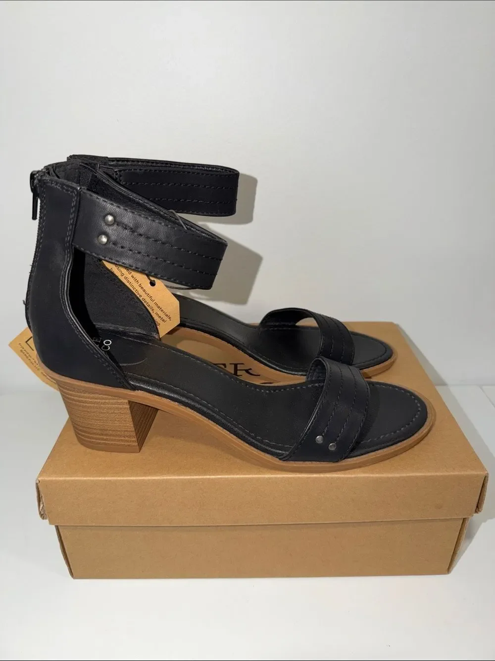 FRYE & CO 11 ZAKI Black Studded Ankle Strap Back Zip Stacked Block Heel Sandals